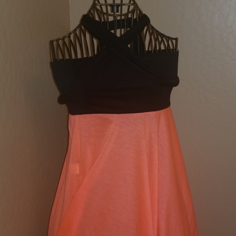 2 Dresses - Picture 3 of 7